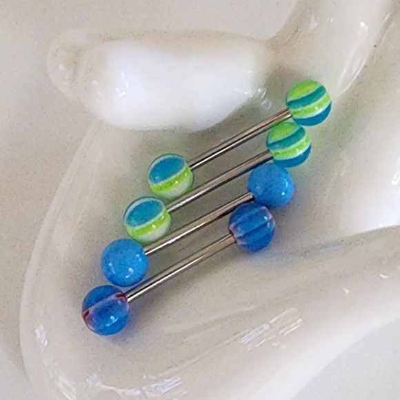 👅 4x Assorted Blue & Green Tongue Rings - Picture 2 of 3